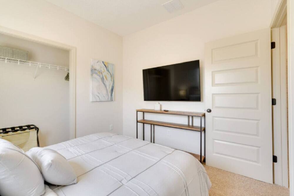 Photo of Bedroom in Cedar Grove