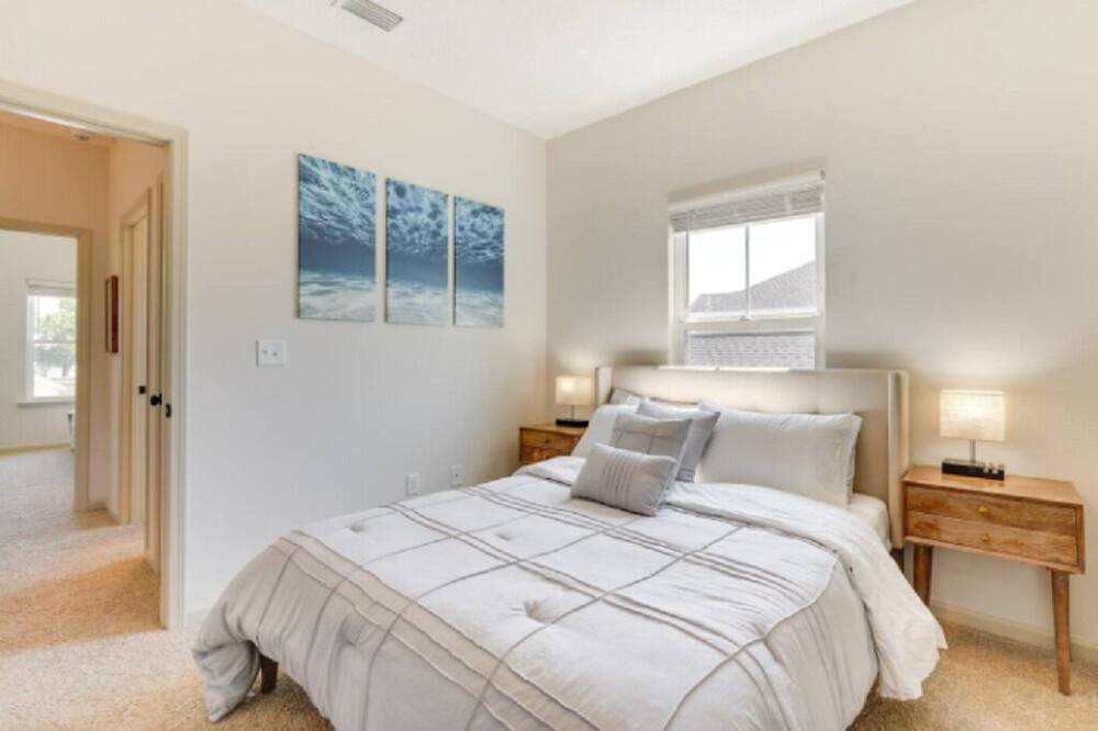Photo of Bedroom in Cedar Grove