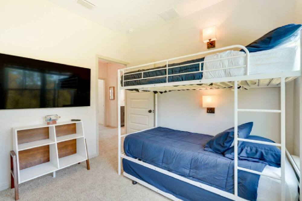 Photo of Bedroom in Cedar Grove