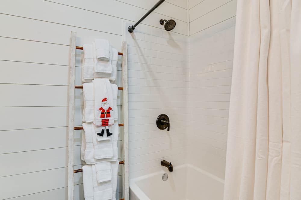 Photo of Bathroom in French Camp