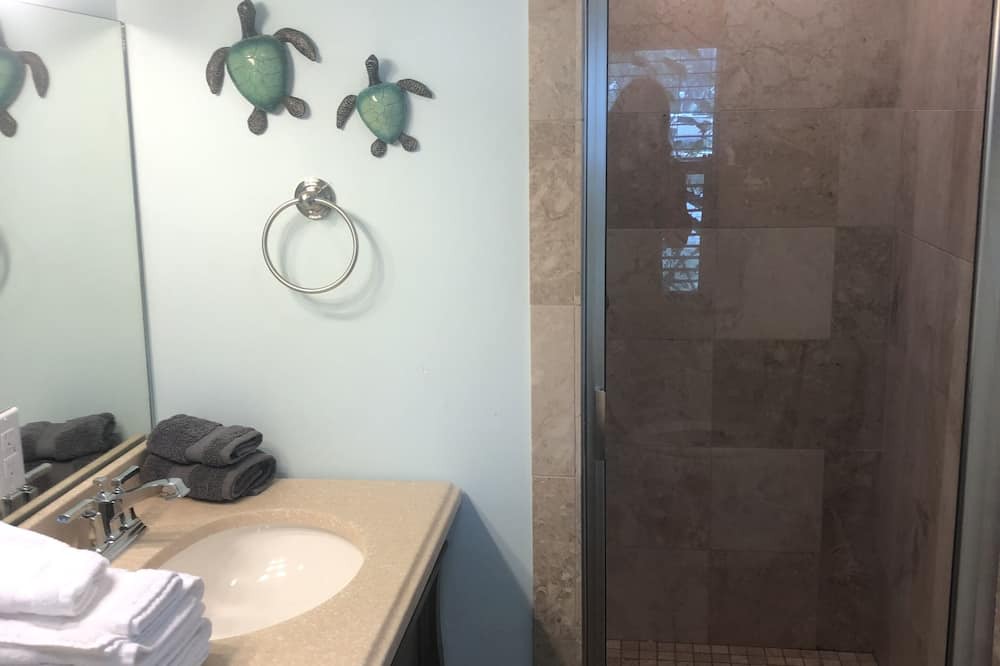 Photo of Bathroom in Eastpoint