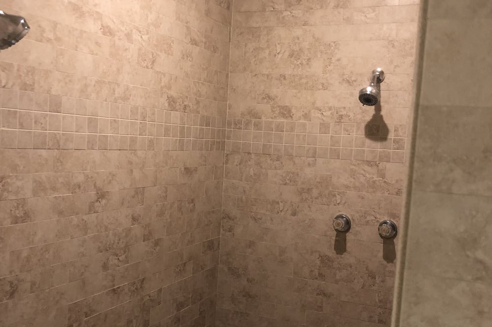 Photo of Bathroom in Eastpoint