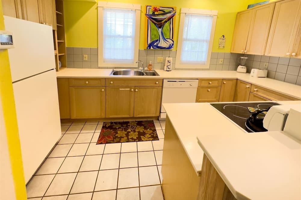 Photo of Kitchen in White Street Gallery District
