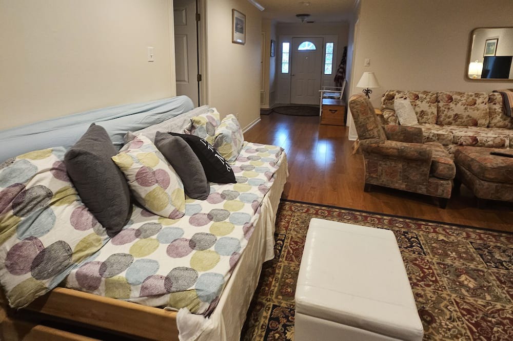 Photo of Bedroom in Daphne