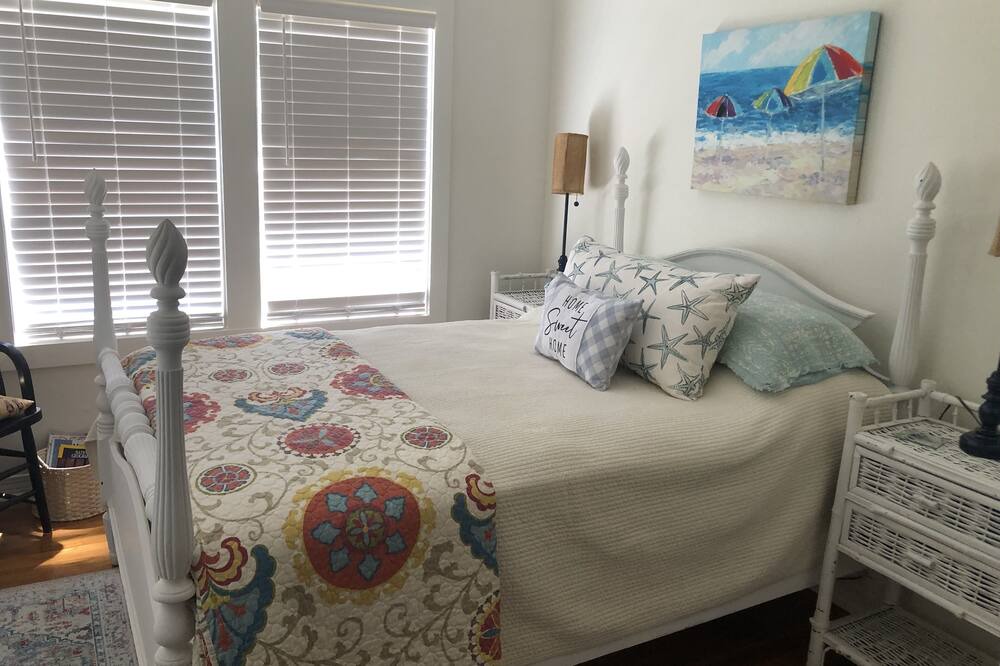 Photo of Bedroom in Mississippi City