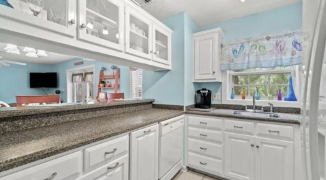 Photo of Kitchen in Summer Breeze