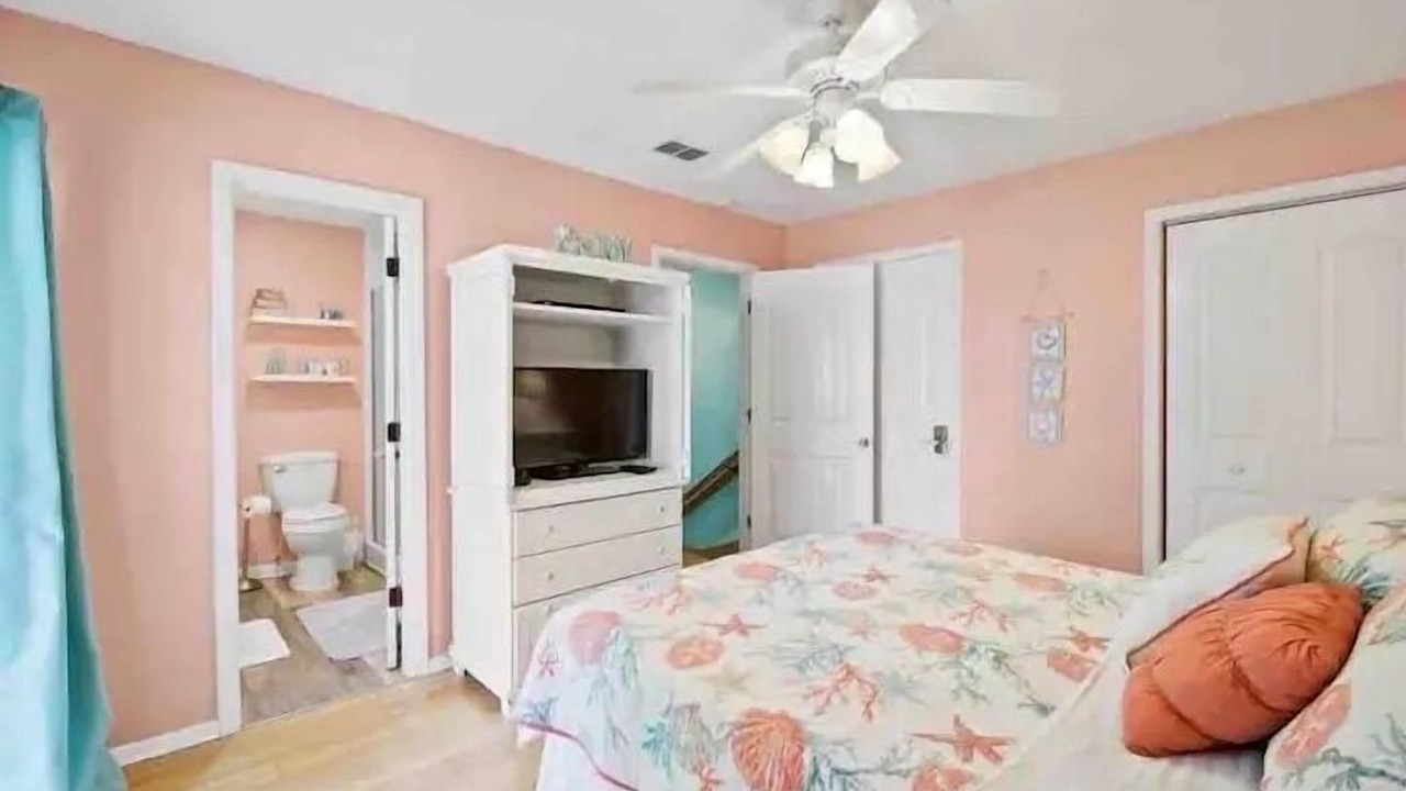 Photo of Bedroom in Summer Breeze