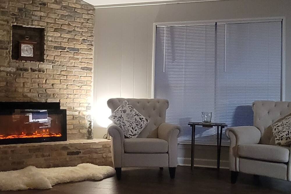 Photo of Livingroom in Mandeville