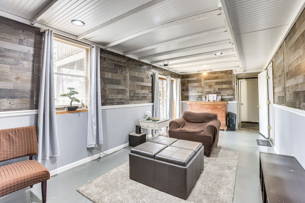 Photo of Livingroom in New Castle