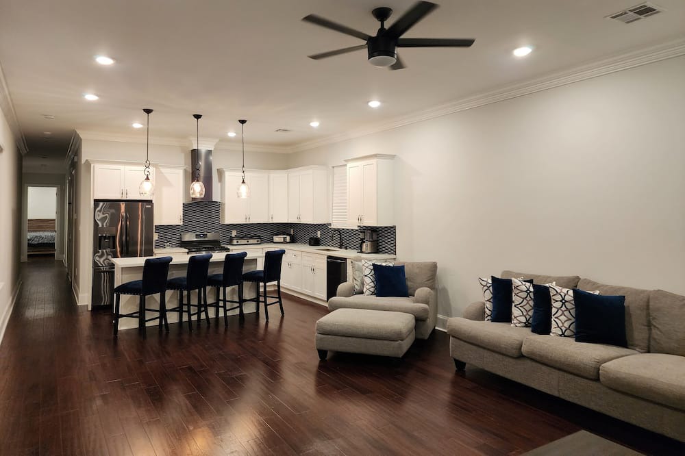 Photo of Livingroom in Broadmoor