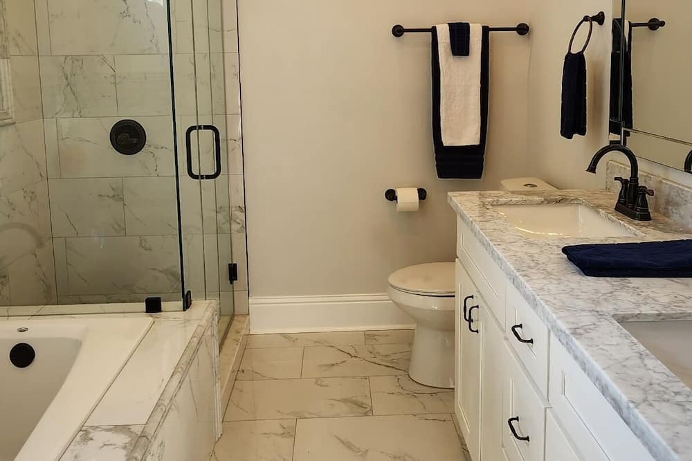 Photo of Bathroom in Broadmoor