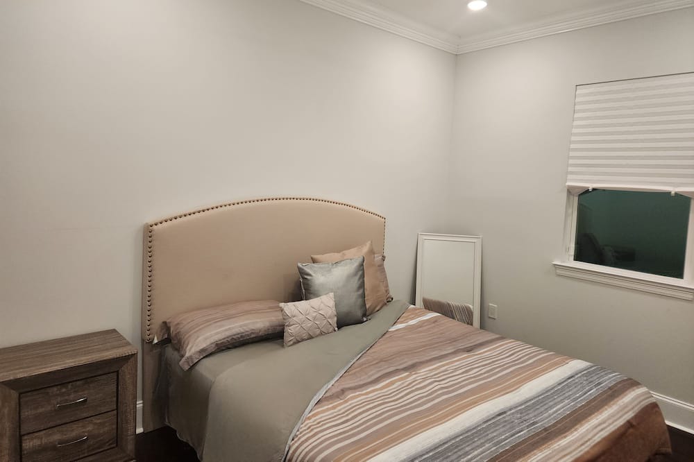 Photo of Bedroom in Broadmoor