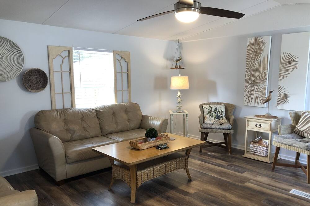 Photo of Livingroom in Parker