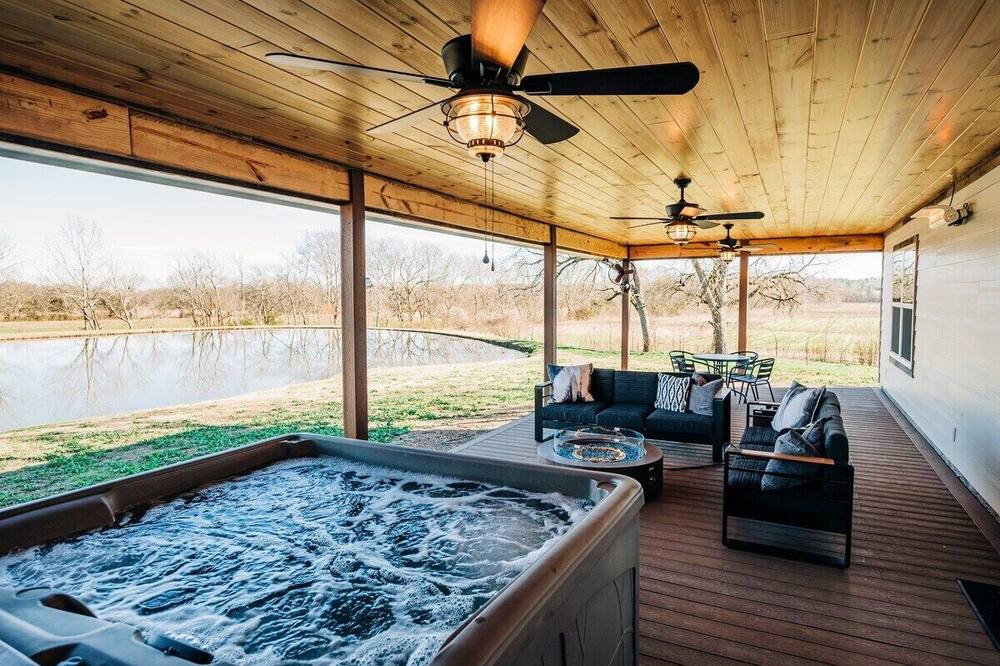Photo of Outdoor in Starkville