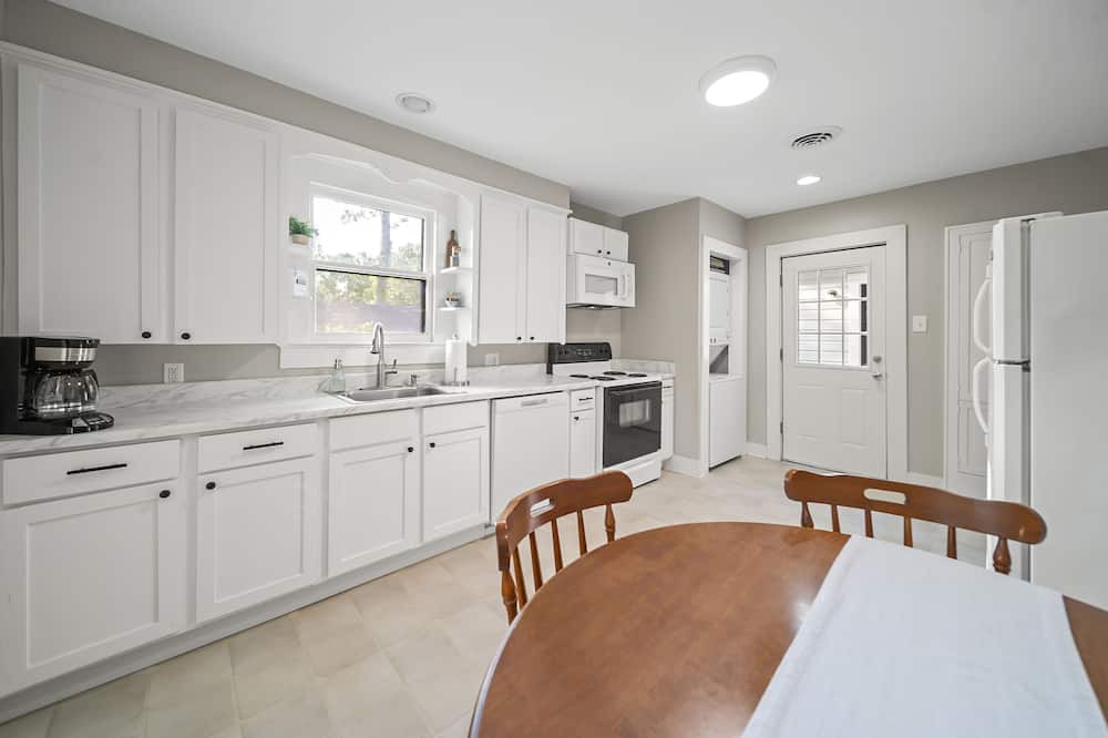 Photo of Kitchen in Pineville