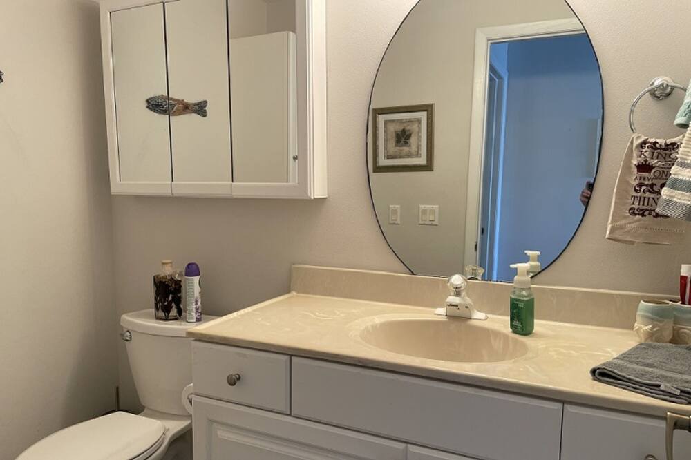 Photo of Bathroom in Nettles Island