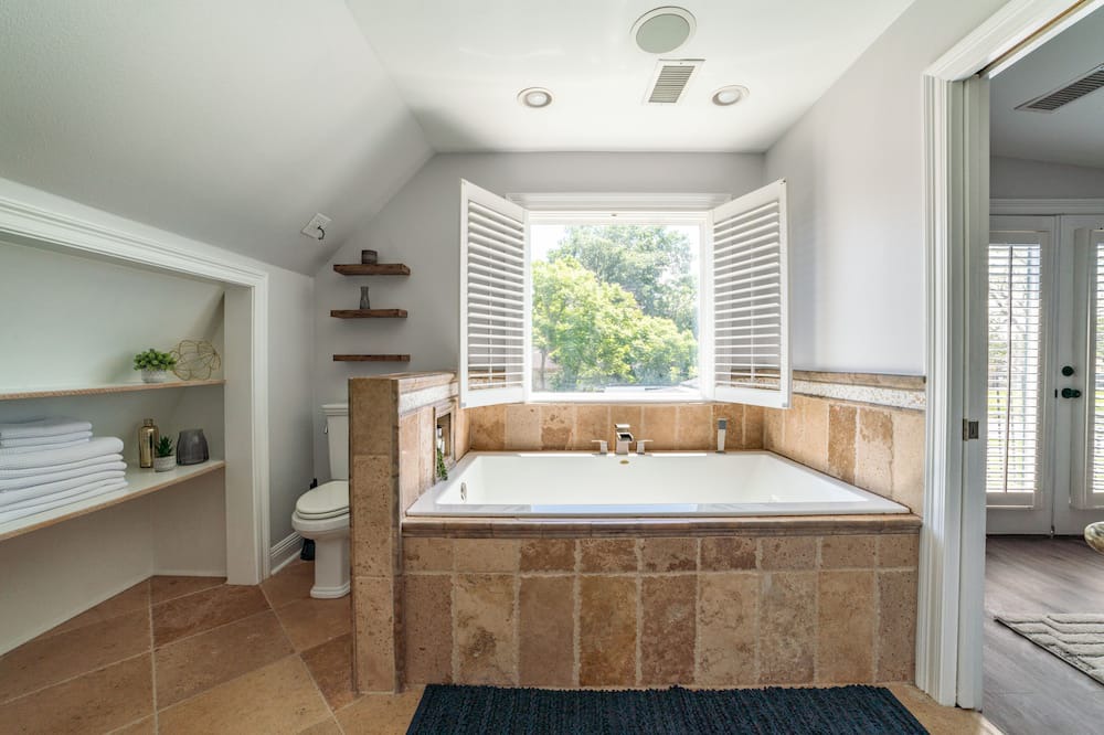 Photo of Bathroom in Chalmette
