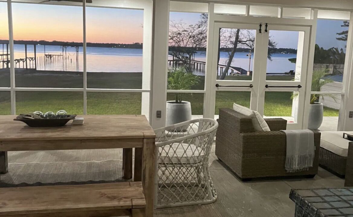 Photo of Livingroom in Lillian