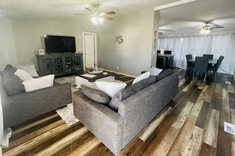 Photo of Livingroom in Mead