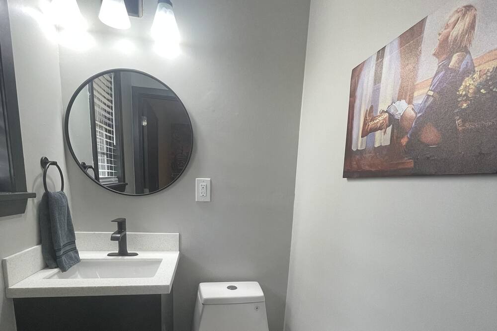 Photo of Bathroom in Pearl