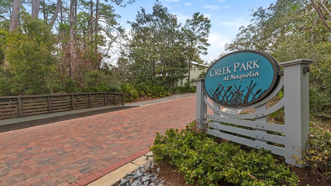 Photo of Outdoor in White's Gulfview