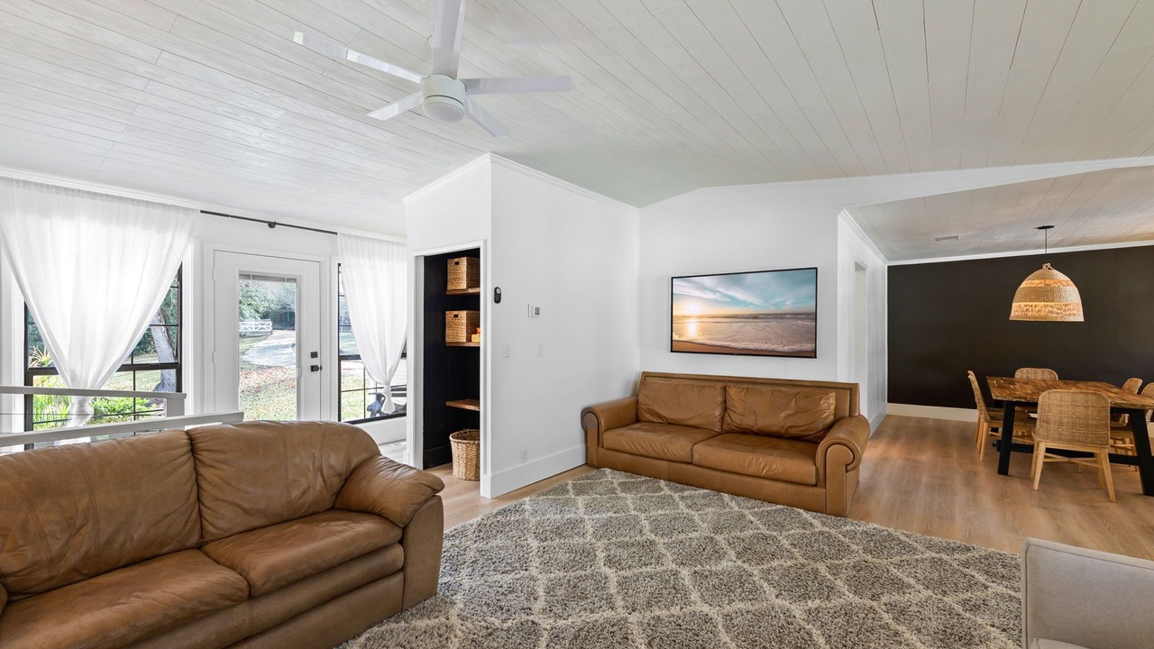 Photo of Livingroom in Cantonment