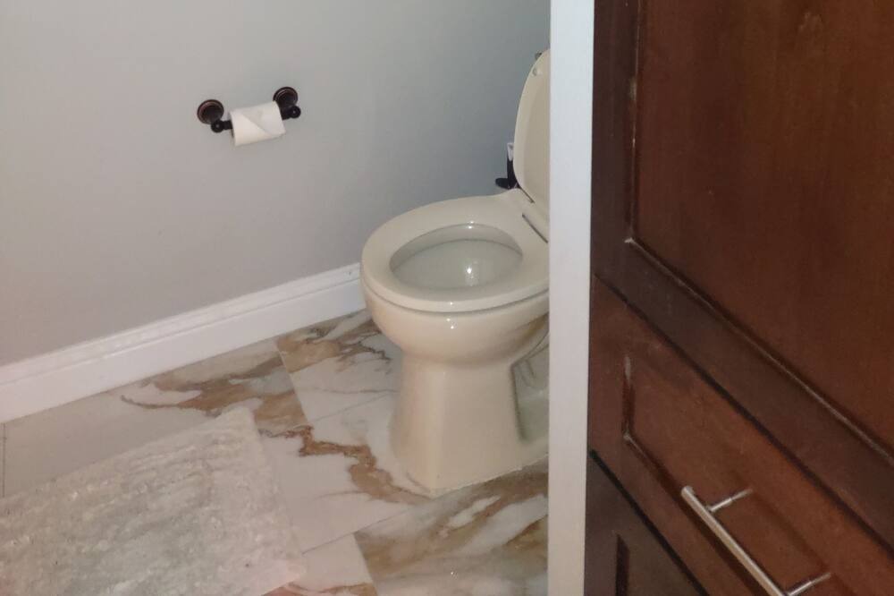 Photo of Bathroom in Linden