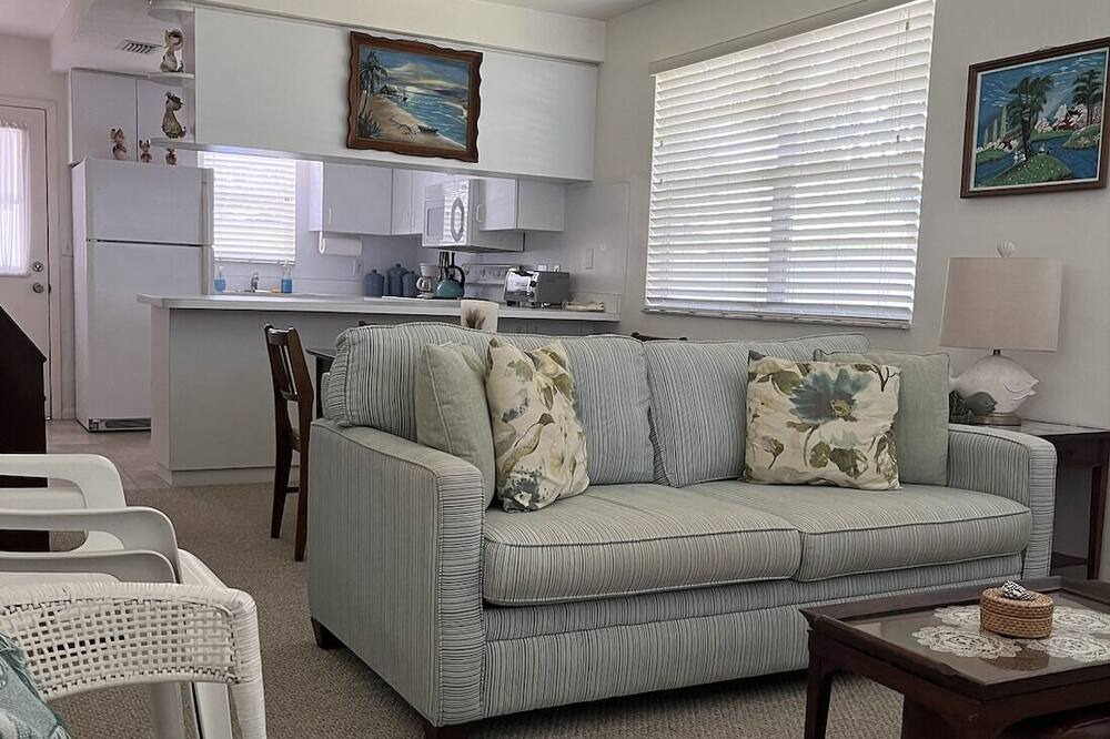 Photo of Livingroom in Holmes Beach