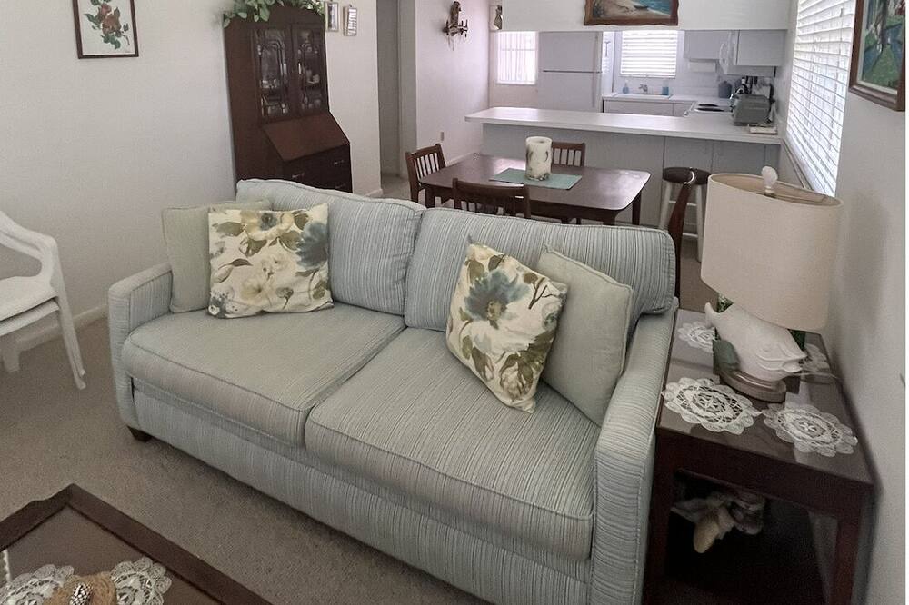 Photo of Livingroom in Holmes Beach