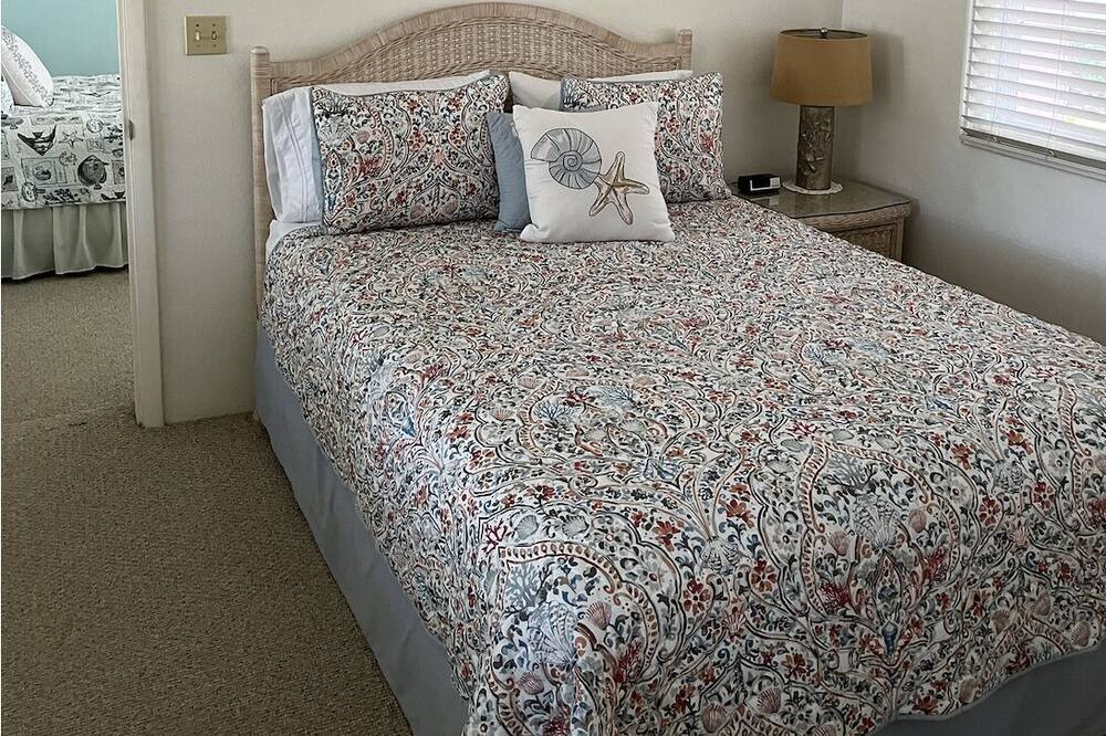 Photo of Bedroom in Holmes Beach