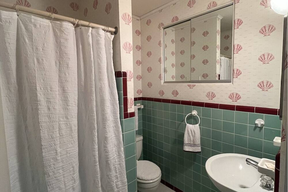 Photo of Bathroom in Holmes Beach