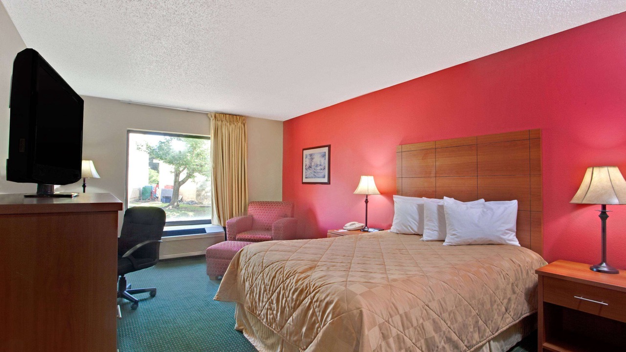 Photo of Bedroom in Pearl