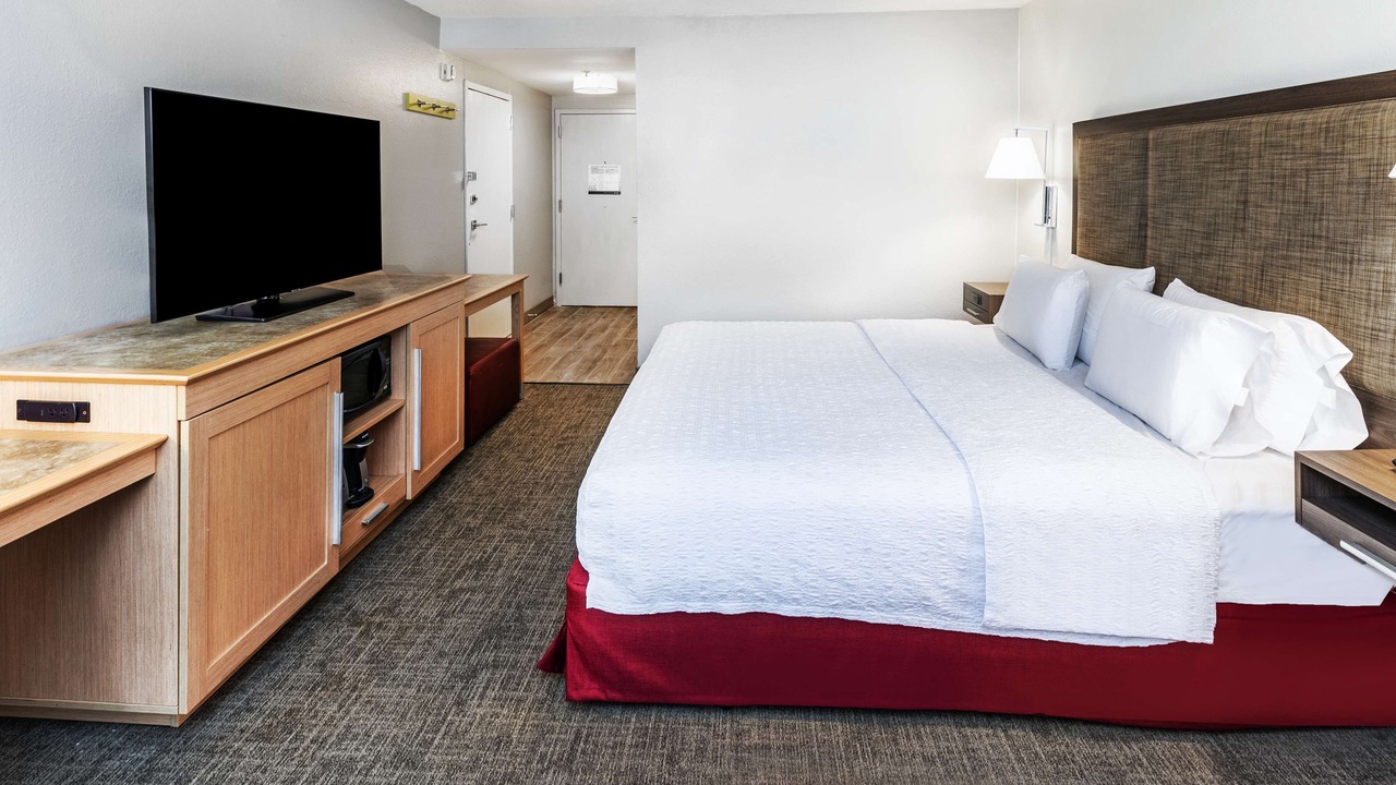 Photo of Bedroom in Sulphur