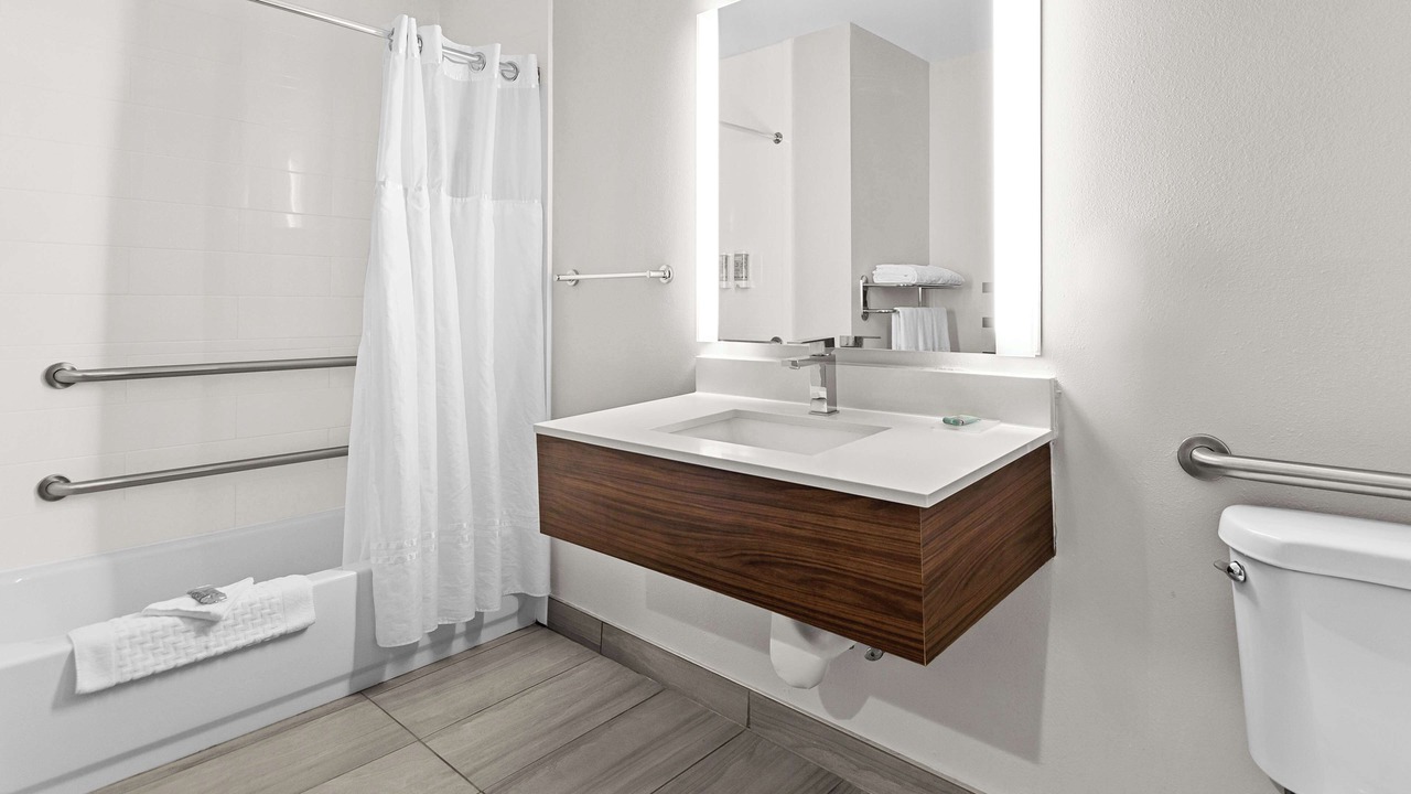 Photo of Bathroom in Niceville