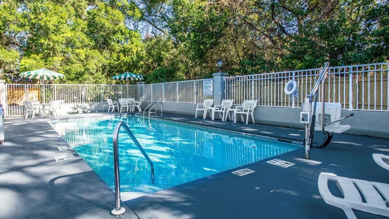 Photo of Outdoor in Bay VIew Addition
