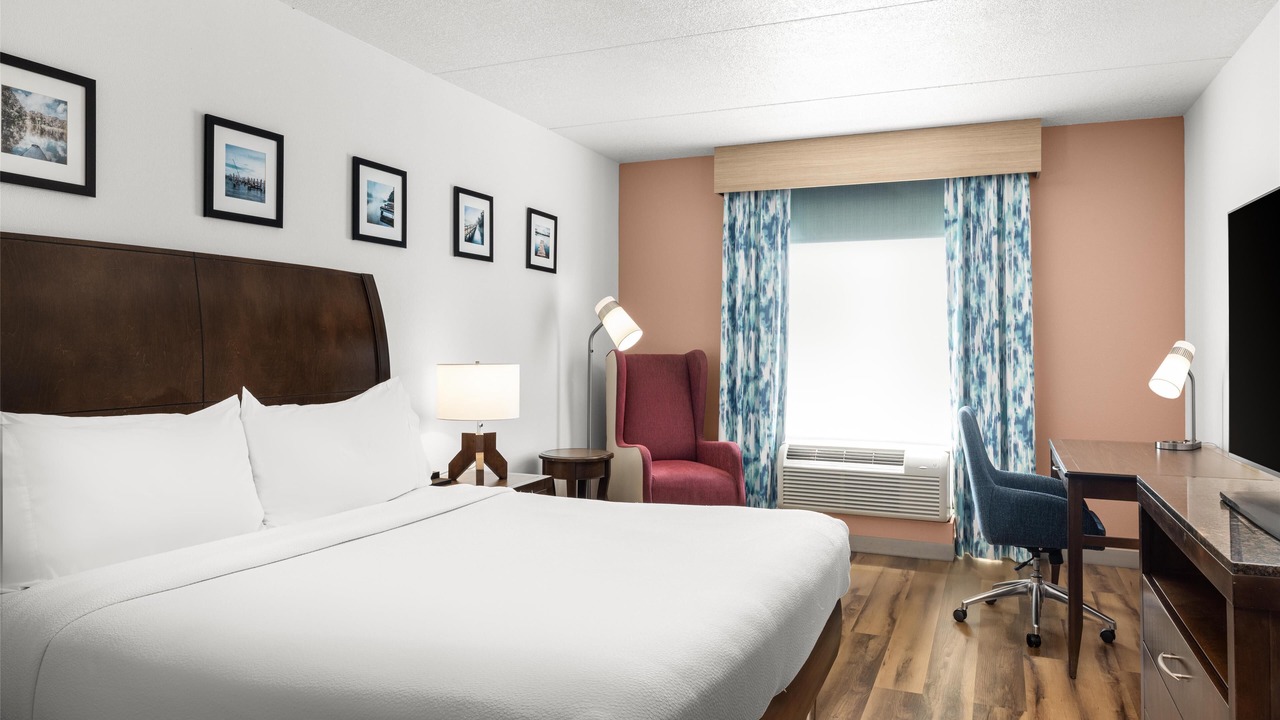 Photo of Bedroom in Pascagoula