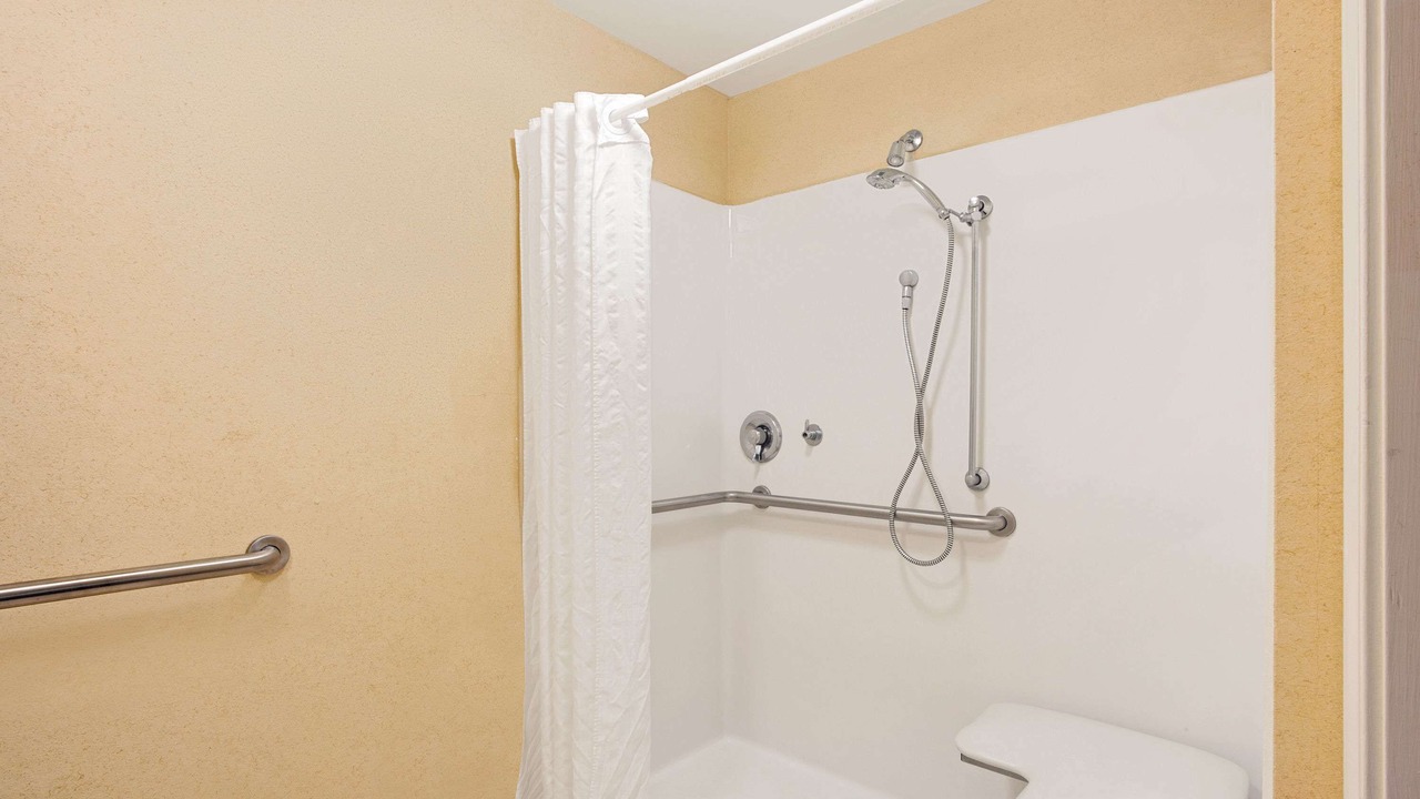 Photo of Bathroom in Pearl