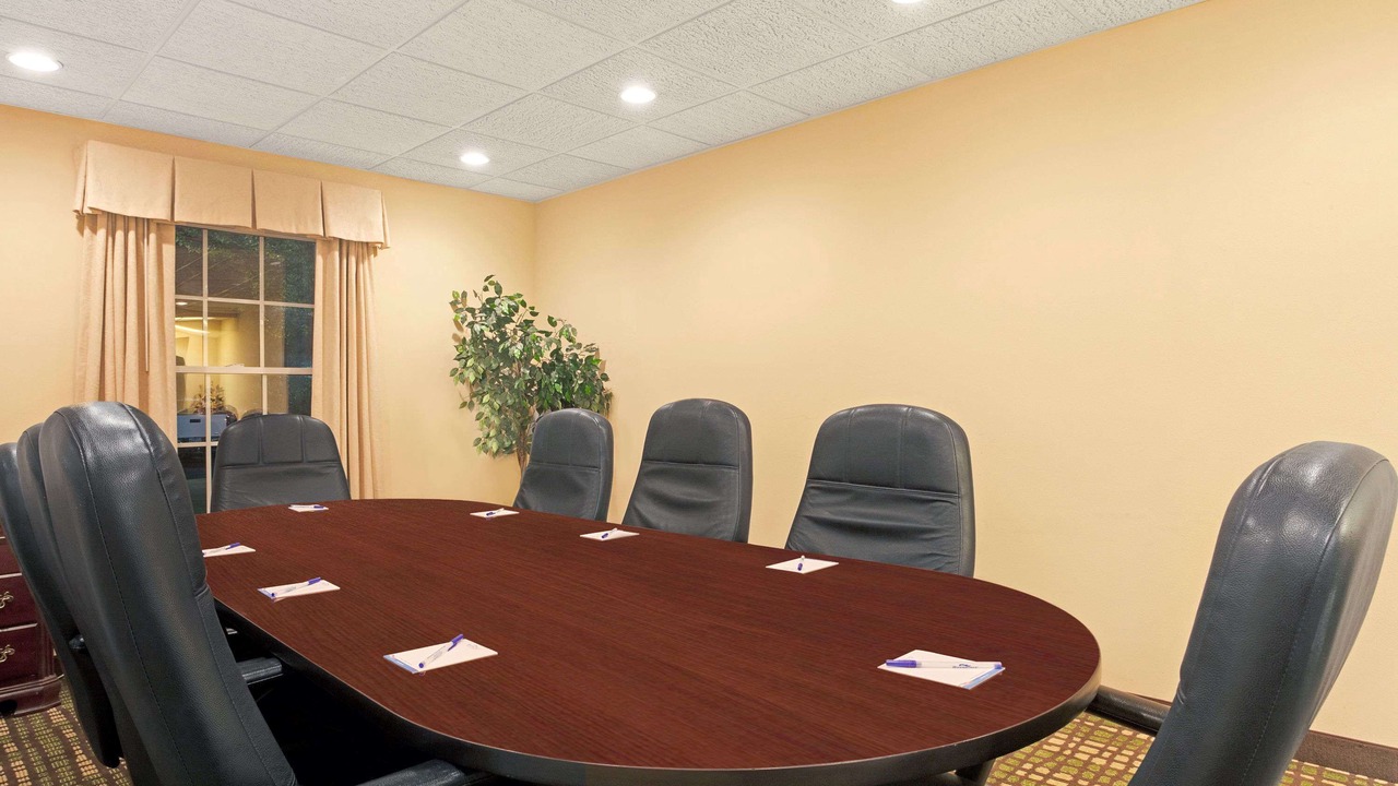 Photo of Others in Pearl