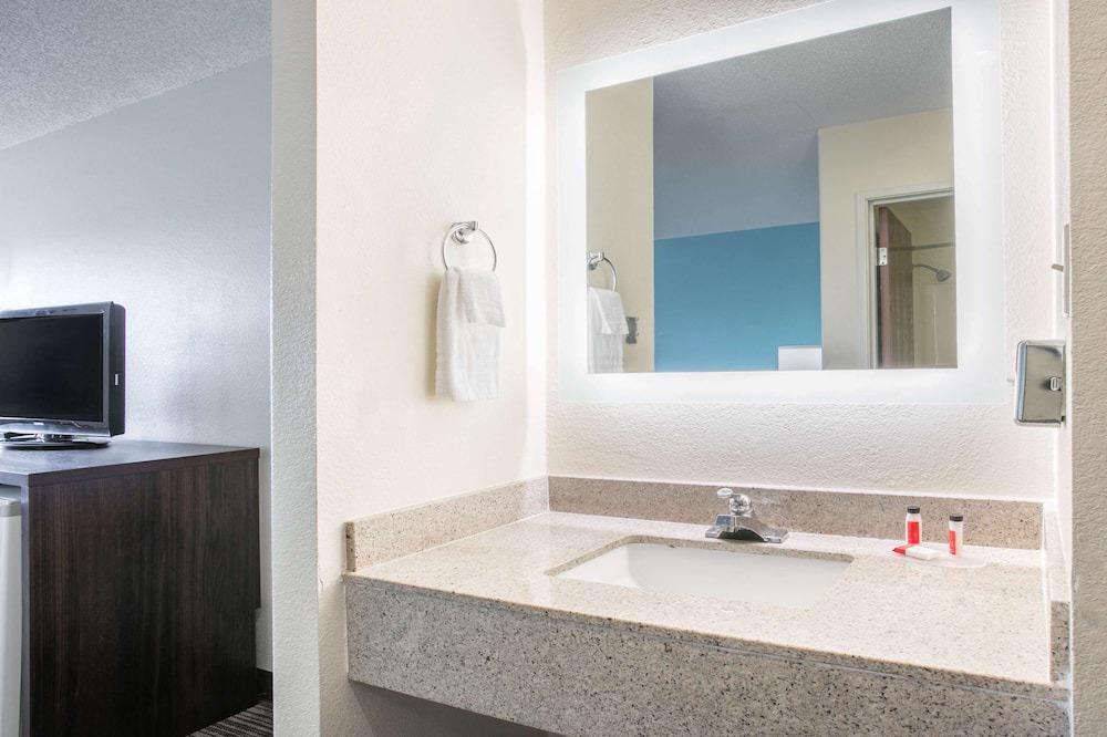 Photo of Bathroom in Scott