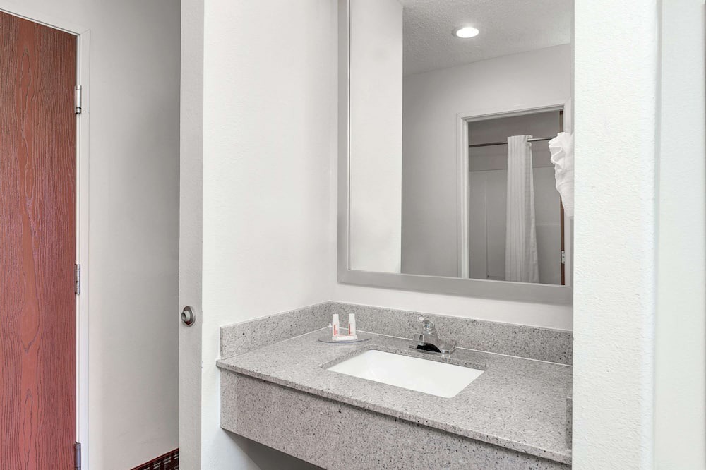 Photo of Bathroom in Scott