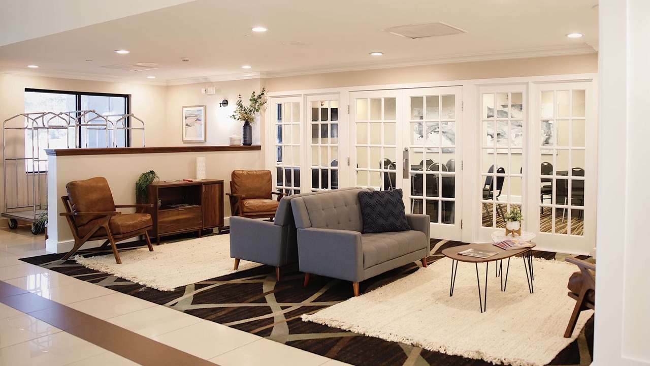 Photo of Livingroom in Tougaloo