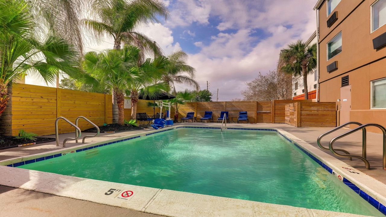 Photo of Outdoor in Kenner - Louis Armstrong International Airport