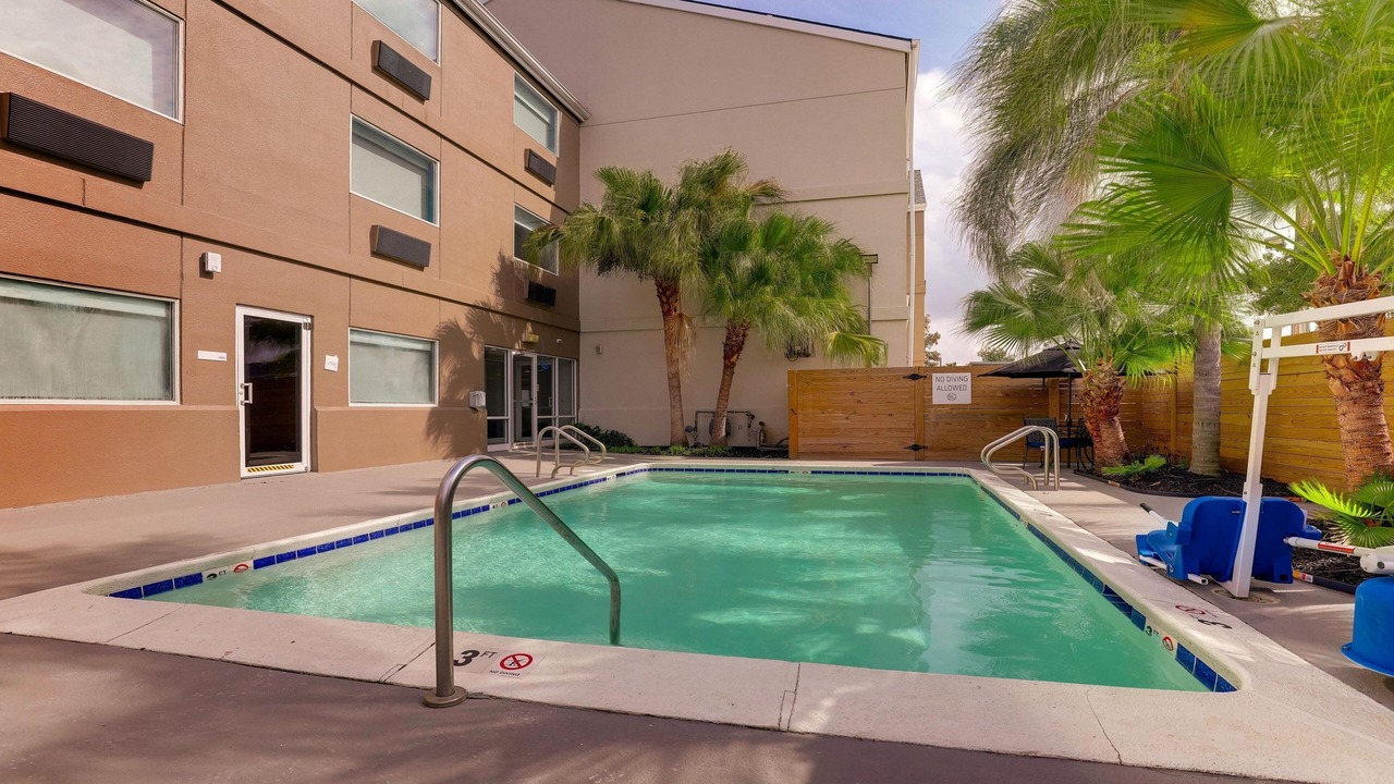 Photo of Outdoor in Kenner - Louis Armstrong International Airport