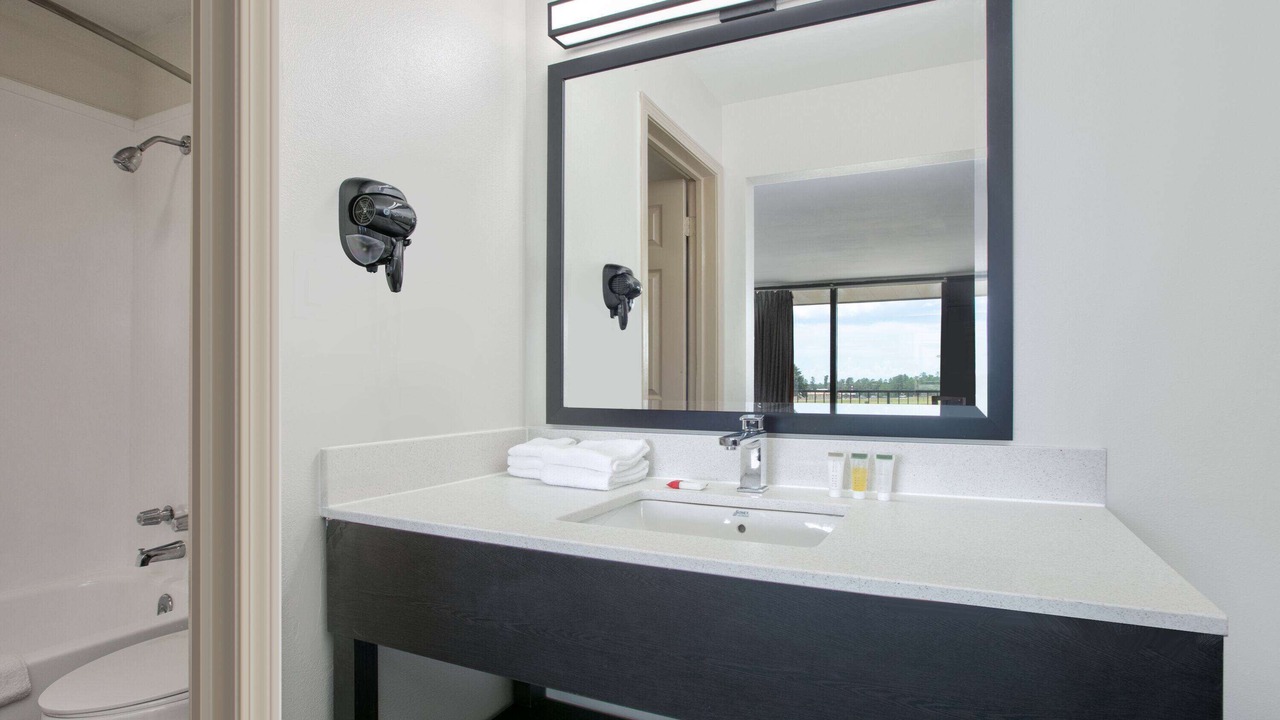 Photo of Bathroom in Diamondhead