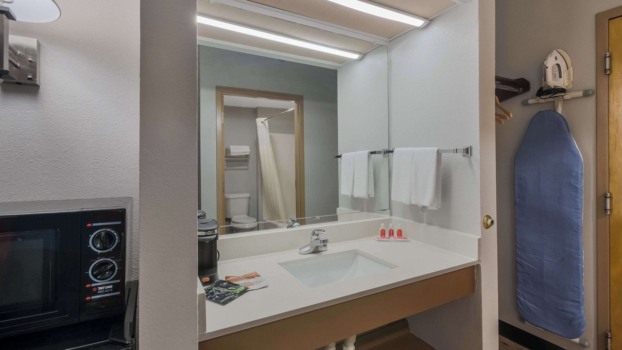 Photo of Bedroom in Diamondhead
