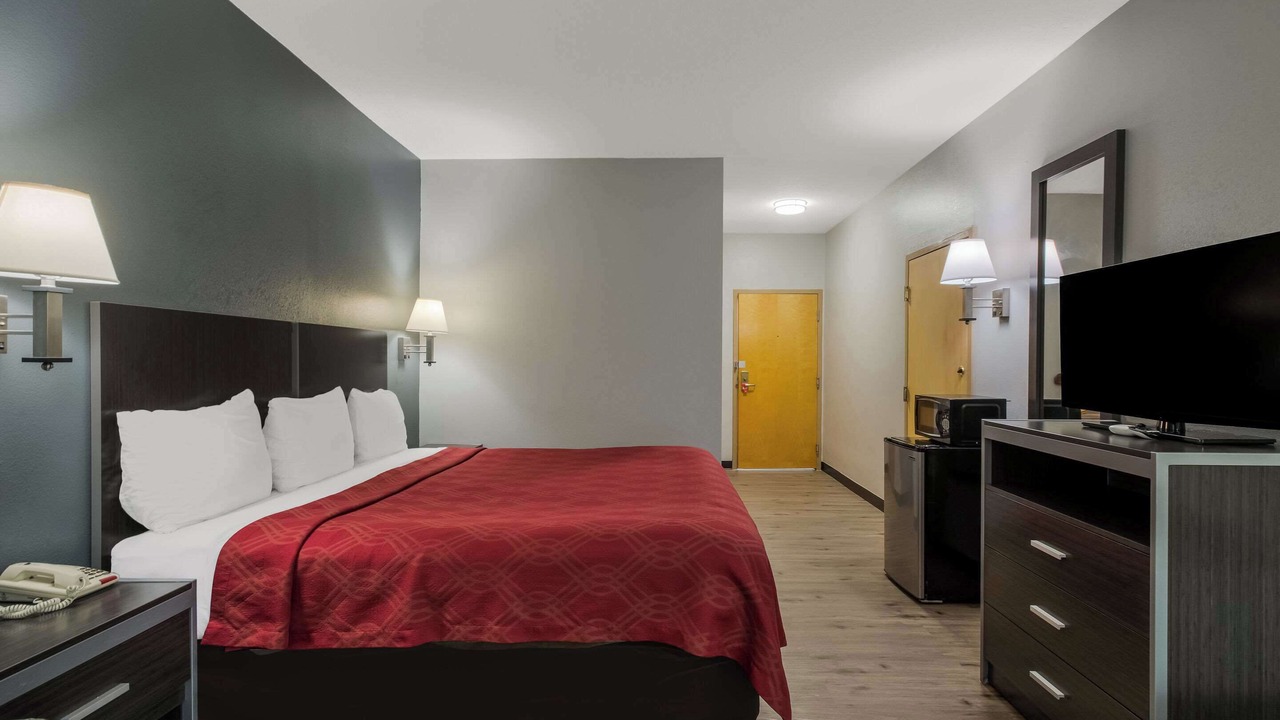 Photo of Bedroom in Diamondhead