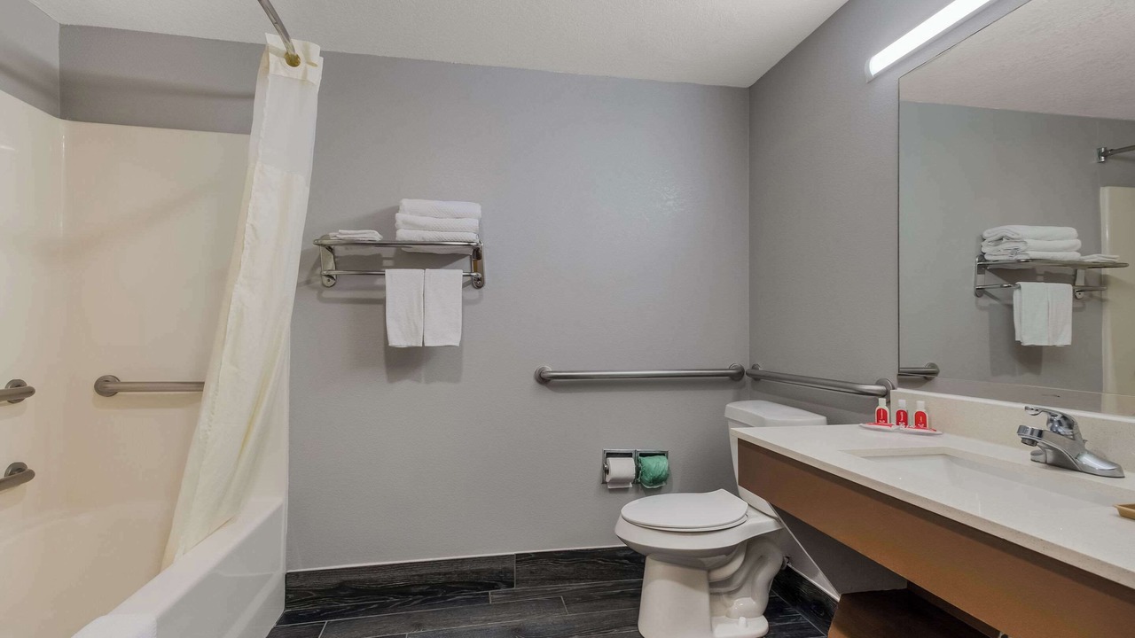 Photo of Bedroom in Diamondhead