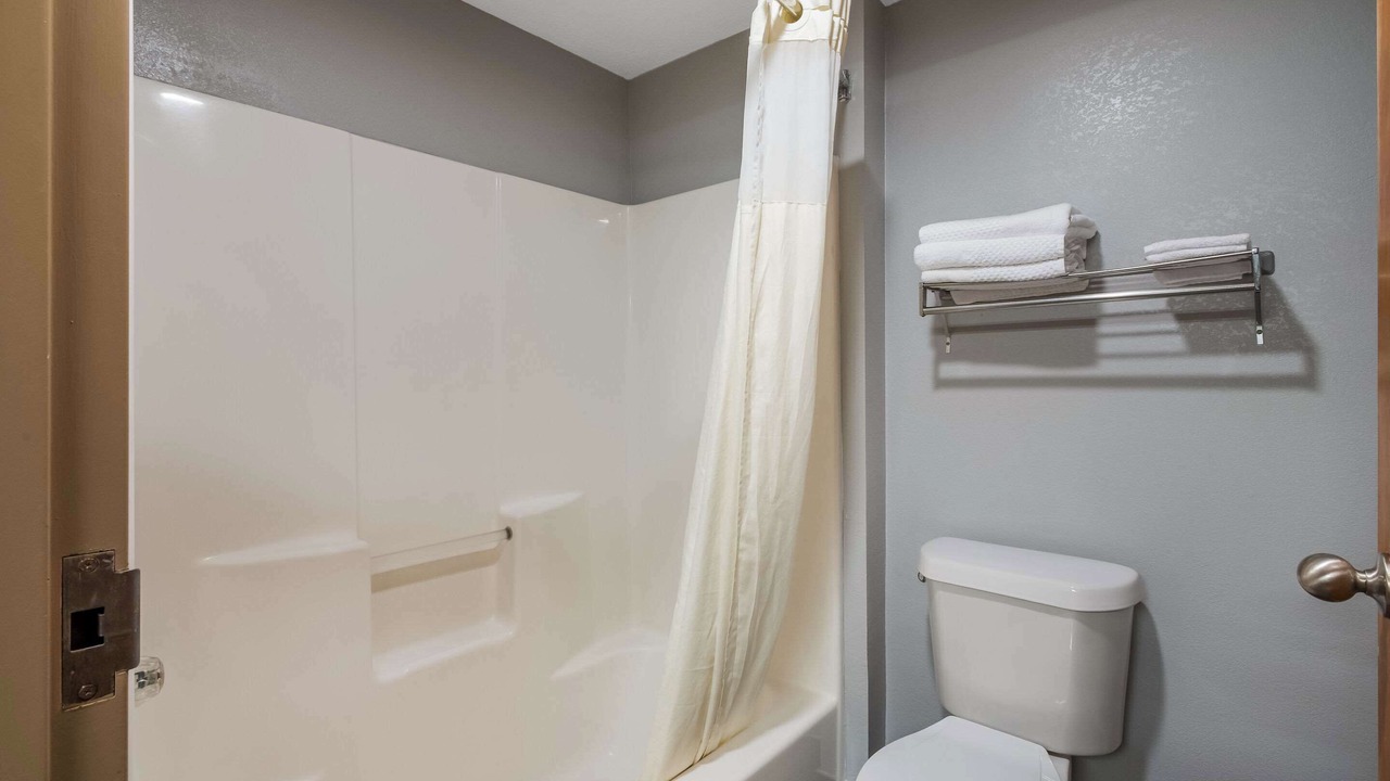 Photo of Bedroom in Diamondhead