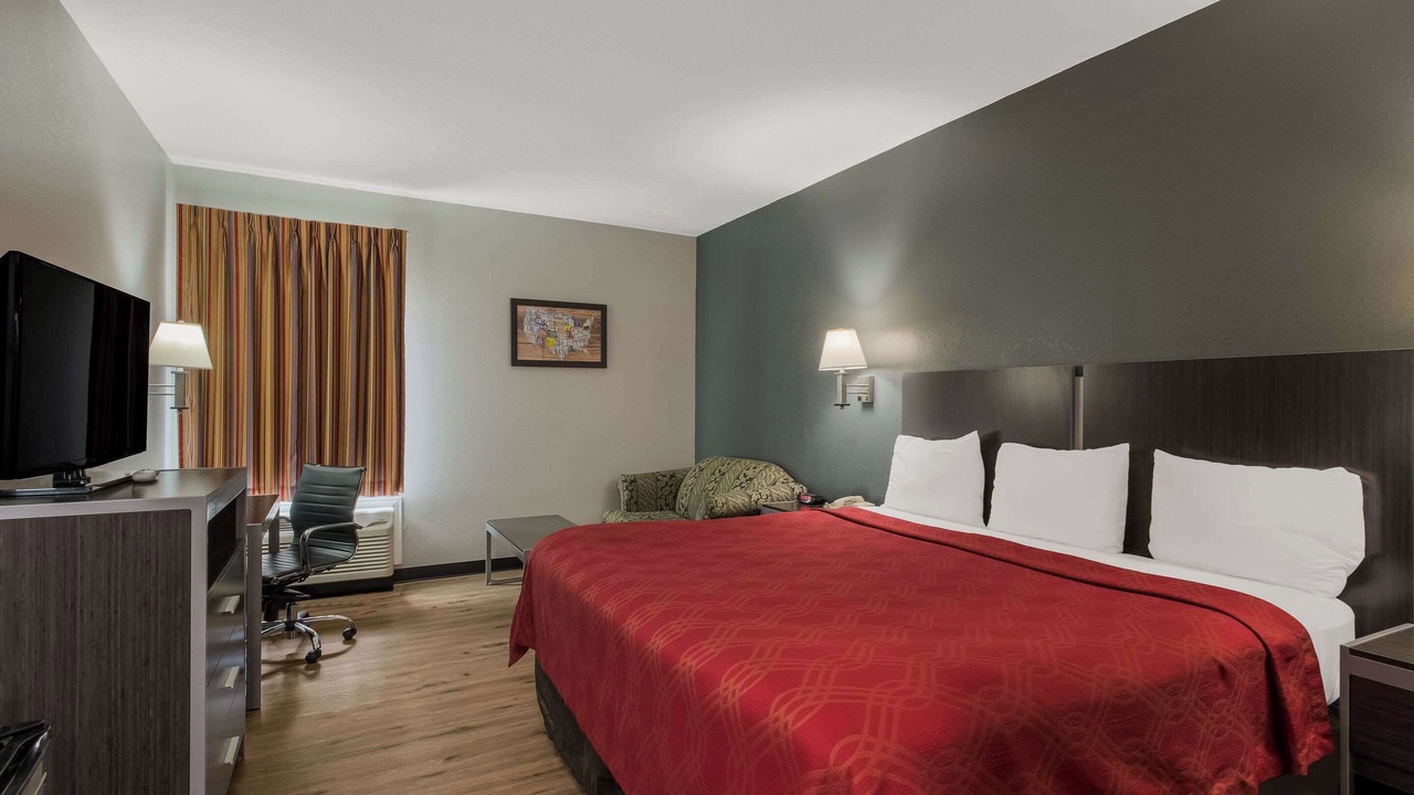 Photo of Bedroom in Diamondhead