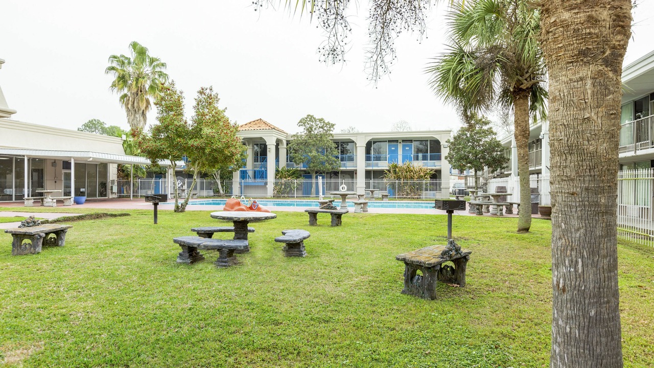 Photo of Outdoor in Broadmoor